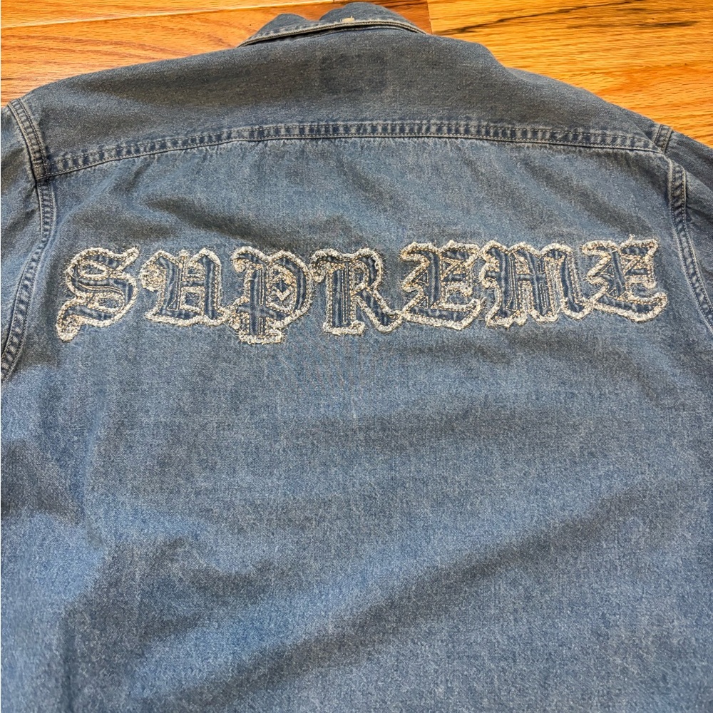 Supreme Light Blue Denim Shirt Jacket with Embroidered Logo - Picture 7 of 9